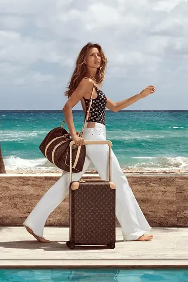 hypebeast.com_image_2023_06_gisele-bundchen-louis-vuitton-horizons-never-end-travel-campaign-star-003.avif